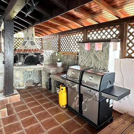 Luxury 3-br & Sky Terrace *