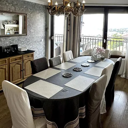 Luxury 3-br & Sky Terrace Appartamento *
