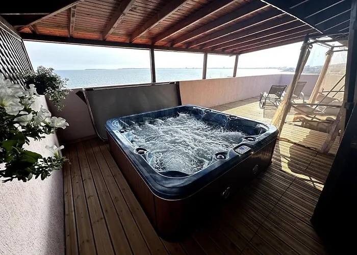 Luxury 3-br & Sky Terrace Lejlighed