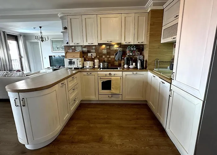 Lejlighed Luxury 3-br & Sky Terrace